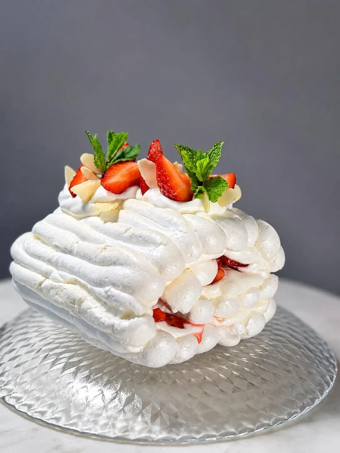 Rolo de merengue com natas e morangos frescos, Abelinha Feliz, Setúbal
