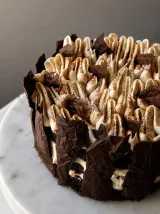 Bolo Floresta Negra com chocolate, natas e cereja, Abelinha Feliz, Setúbal